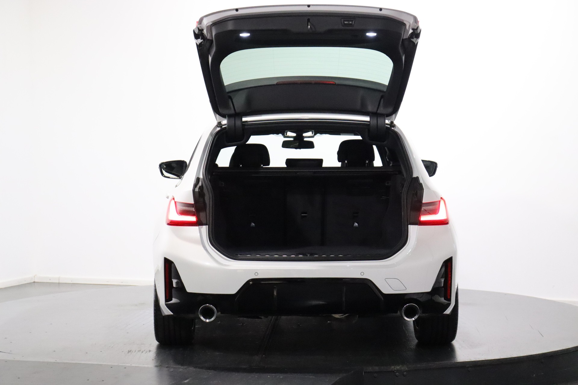 BMW 320d xDrive SAG Touring-image-5