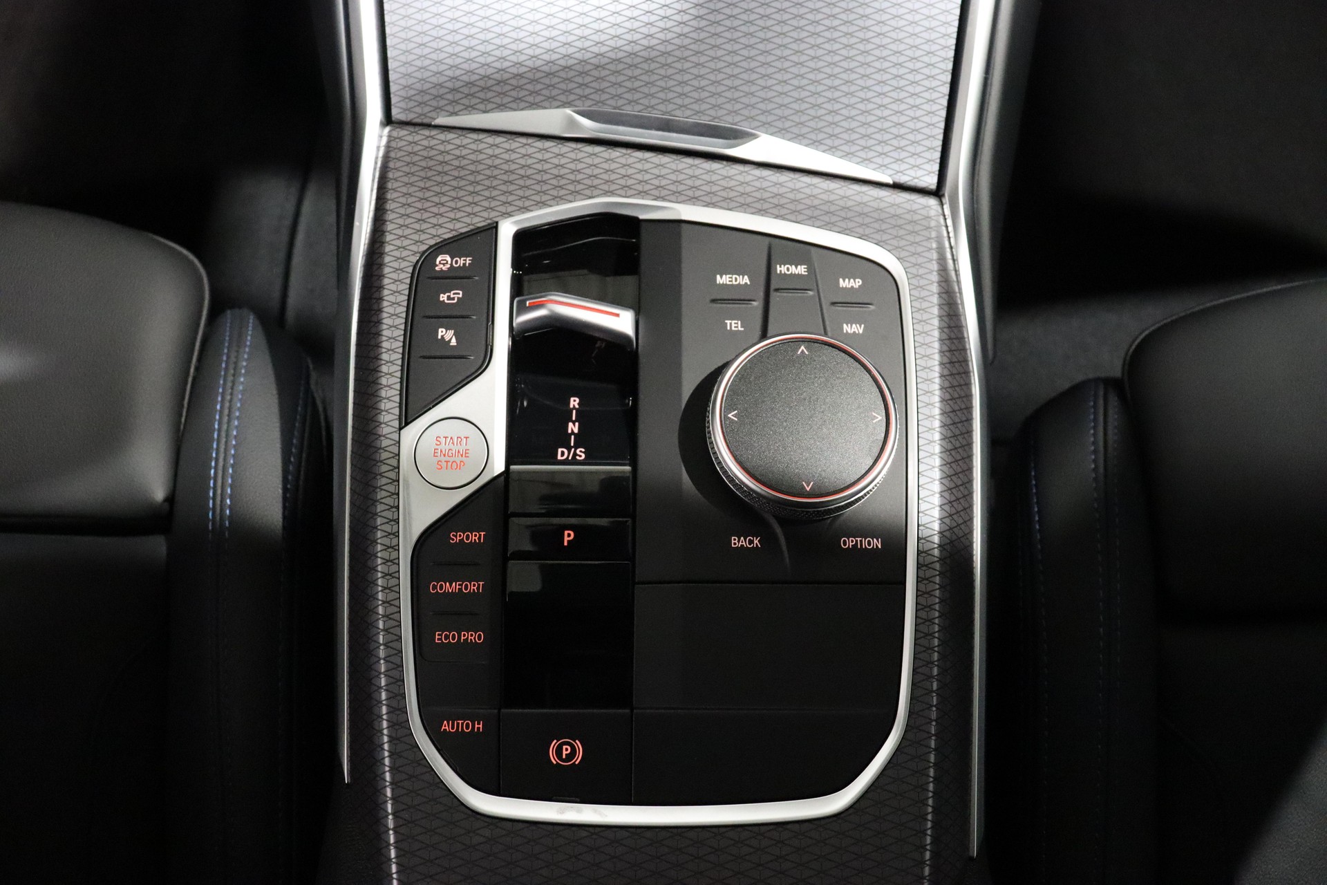 BMW 320d xDrive SAG Touring-image-14