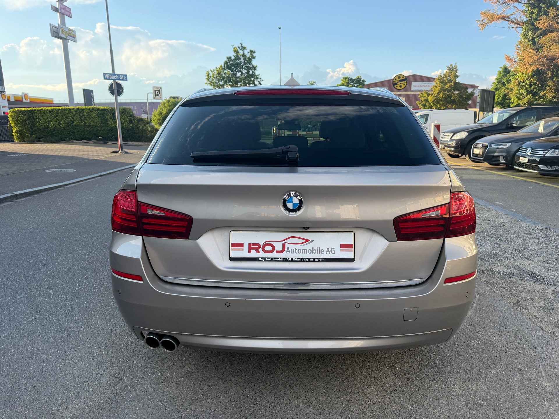 BMW 520d Touring xDrive Luxury Line Steptronic-image-5