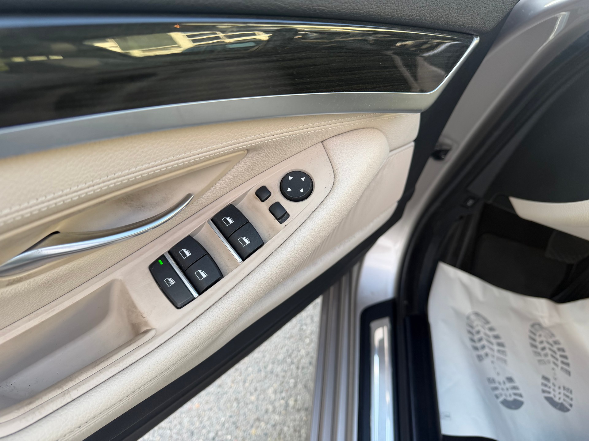 BMW 520d Touring xDrive Luxury Line Steptronic-image-8