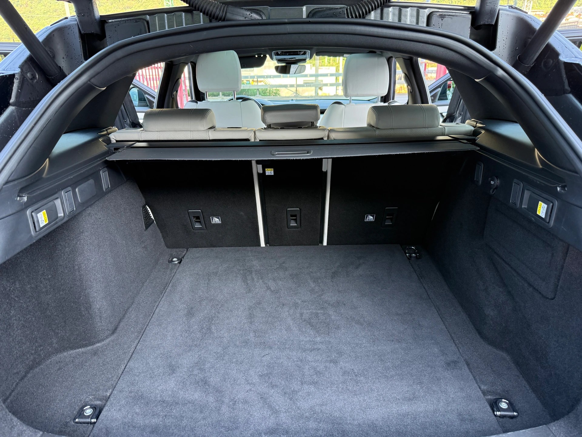 LAND ROVER Range Rover Velar R-Dynamic P 300 S Automatic-image-13