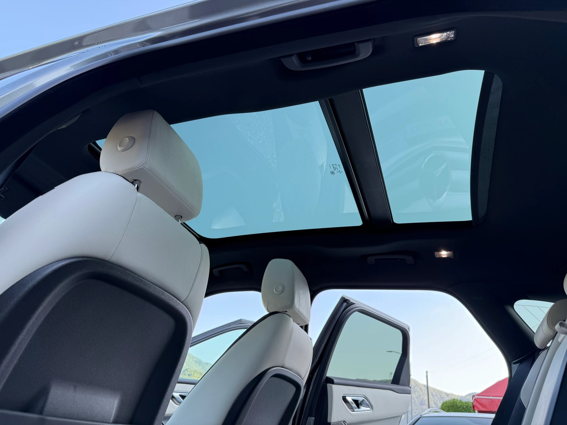 LAND ROVER Range Rover Velar R-Dynamic P 300 S Automatic-image-10