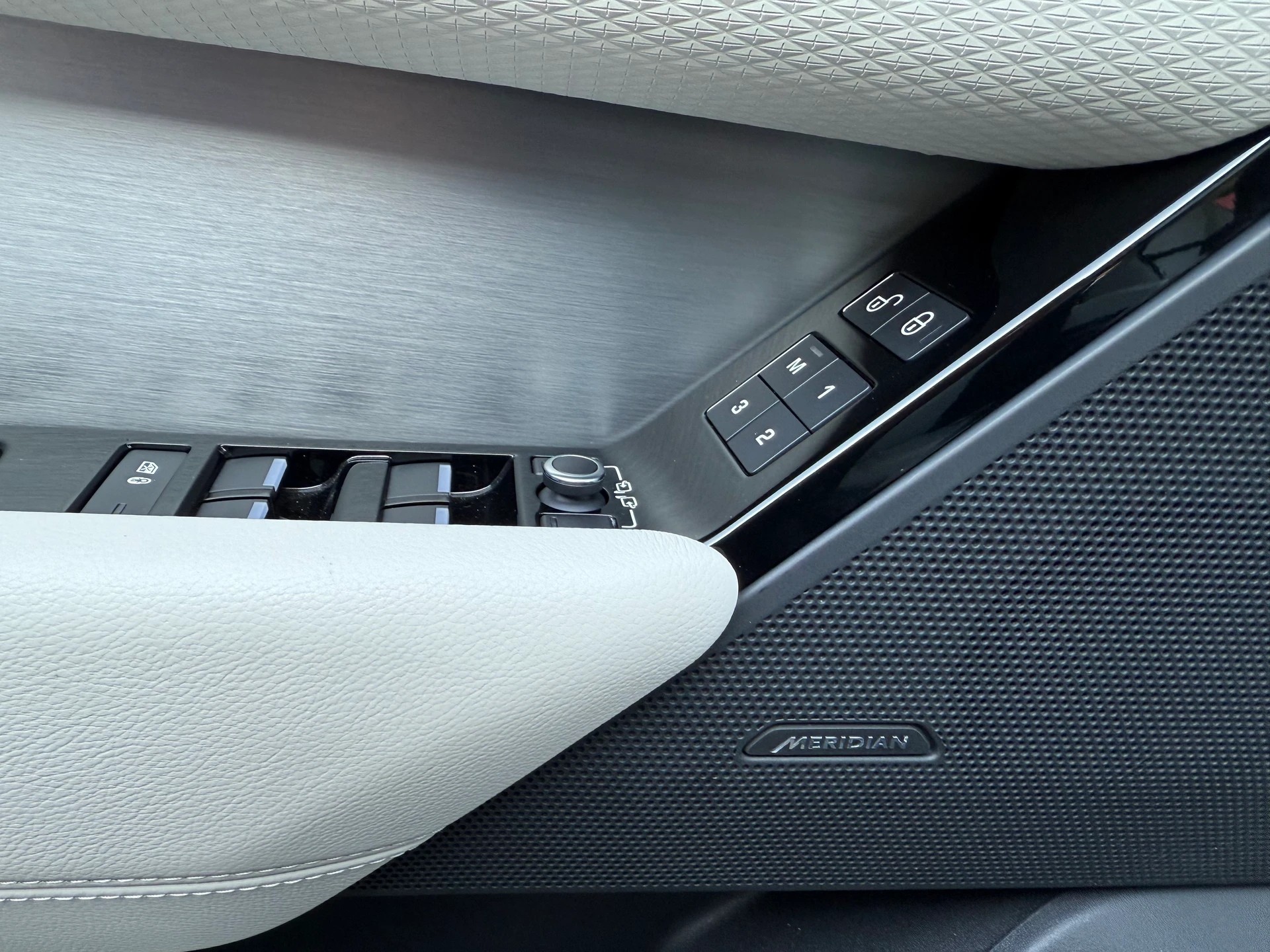 LAND ROVER Range Rover Velar R-Dynamic P 300 S Automatic-image-8