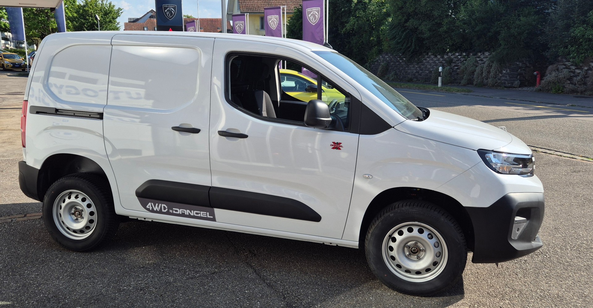 PEUGEOT Partner 1.5 HDi St. 1000kg 4x4 Helvetia (416)-image-3