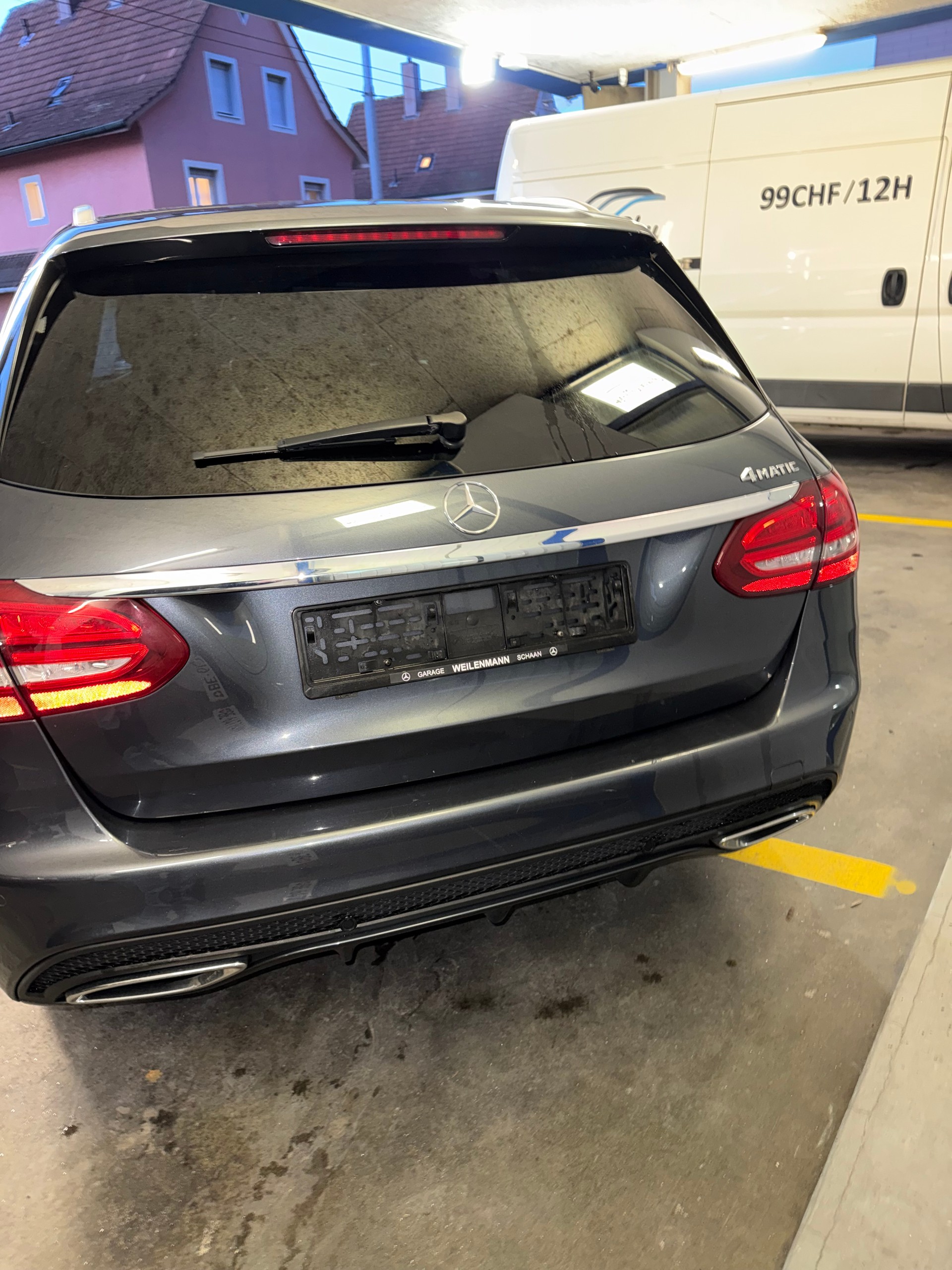 MERCEDES-BENZ C 250 d AMG Line 4Matic 9G-Tronic-image-9