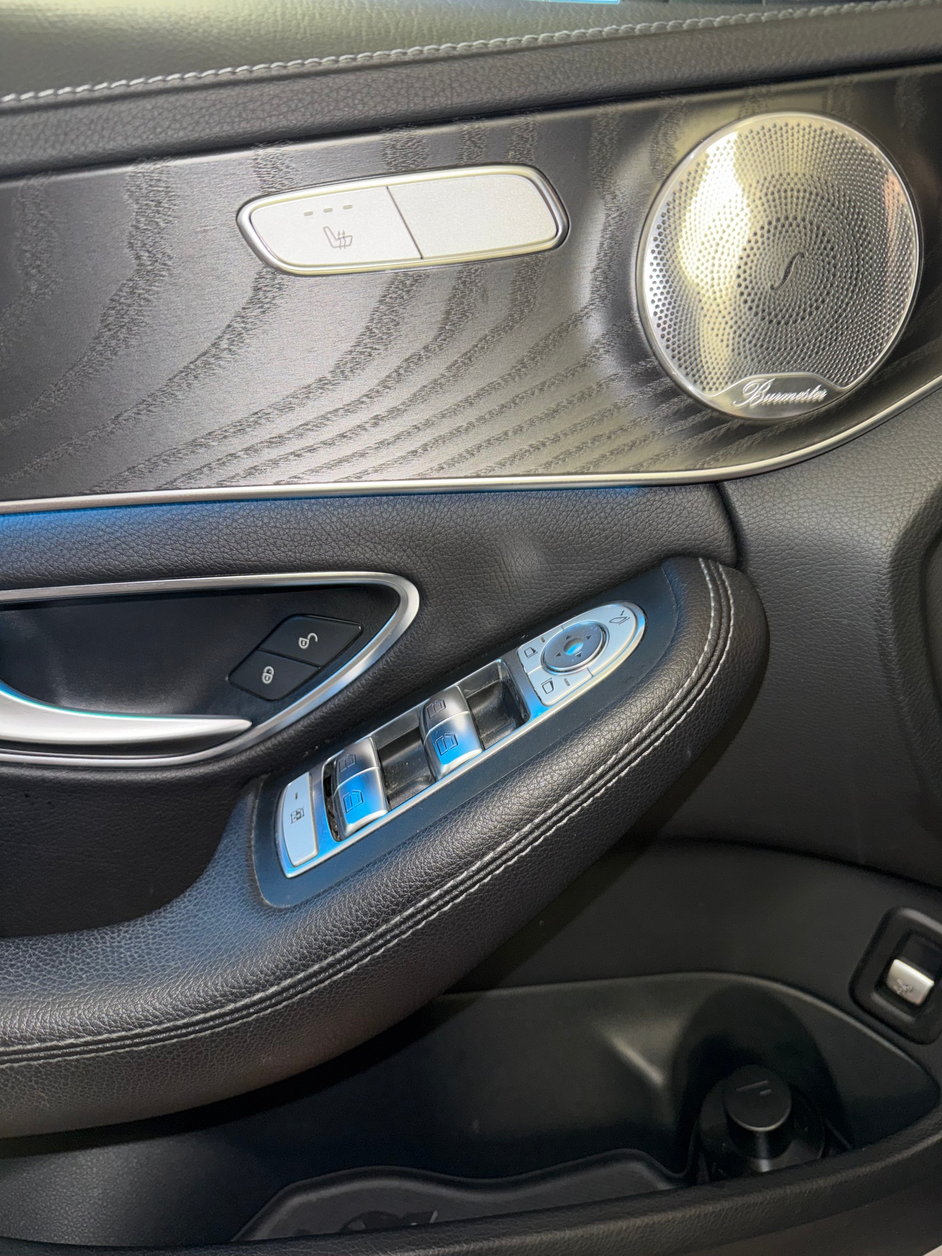 MERCEDES-BENZ C 250 d AMG Line 4Matic 9G-Tronic-image-8