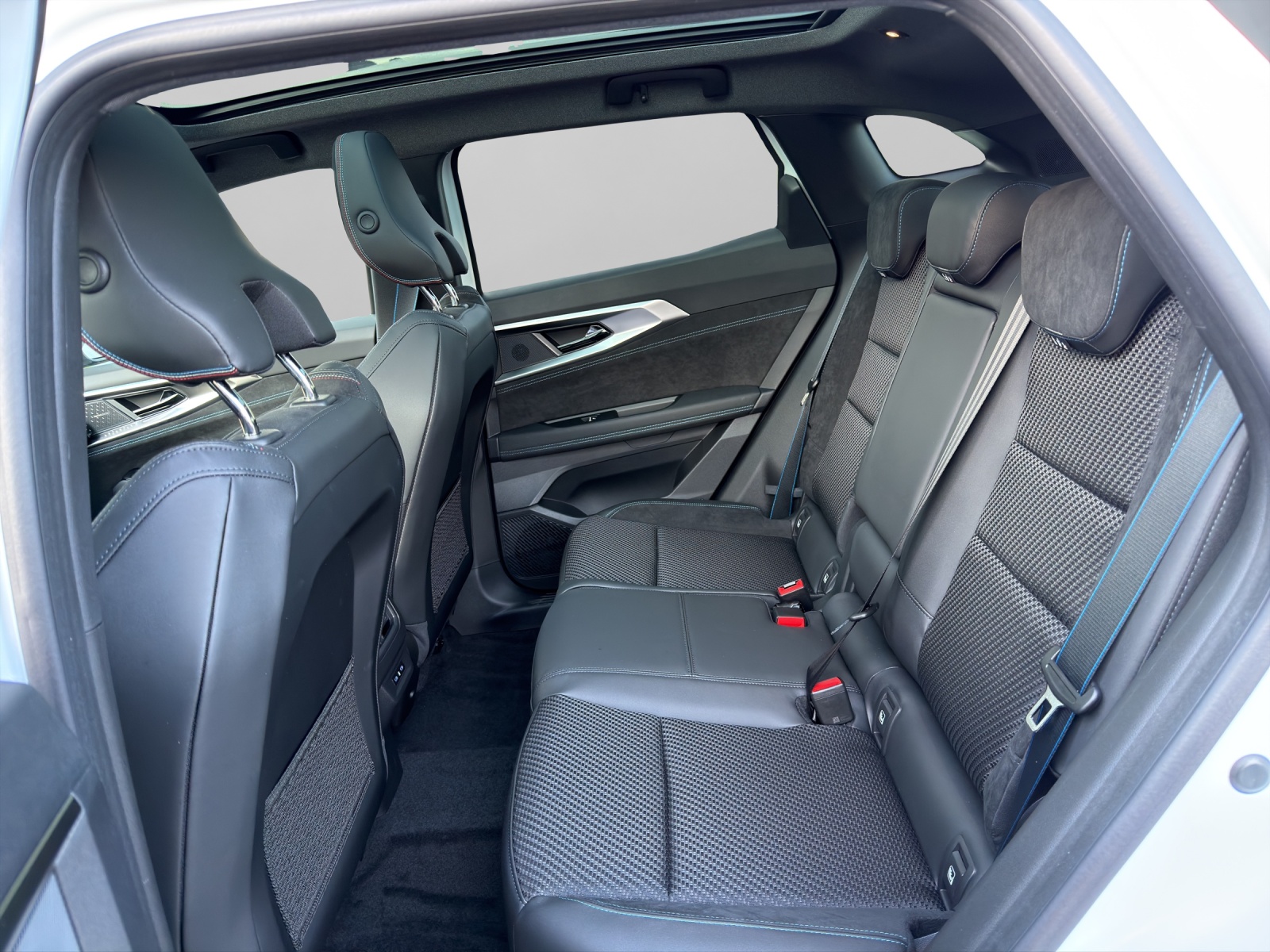 RENAULT Austral 1.2 E-Tech esprit Alpine-image-8