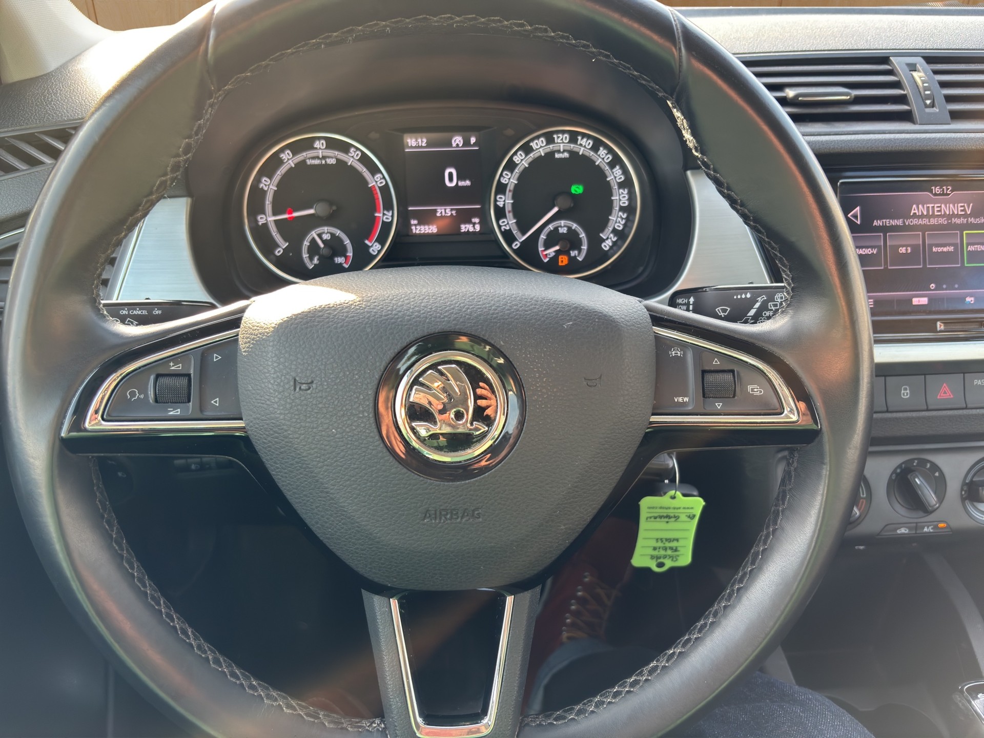 SKODA Fabia 1.0 TSI Ambition DSG-image-10