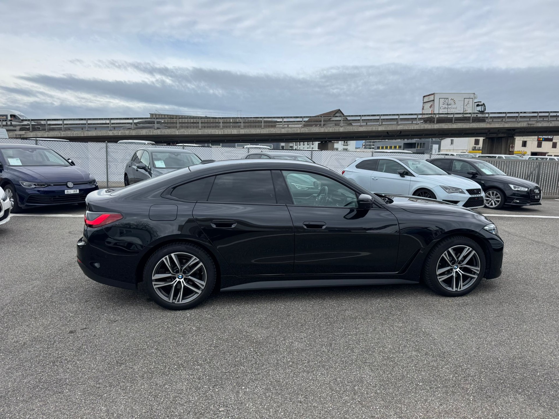 BMW 420i Gran Coupé Steptronic vehicule Suisse 🇨🇭-image-6