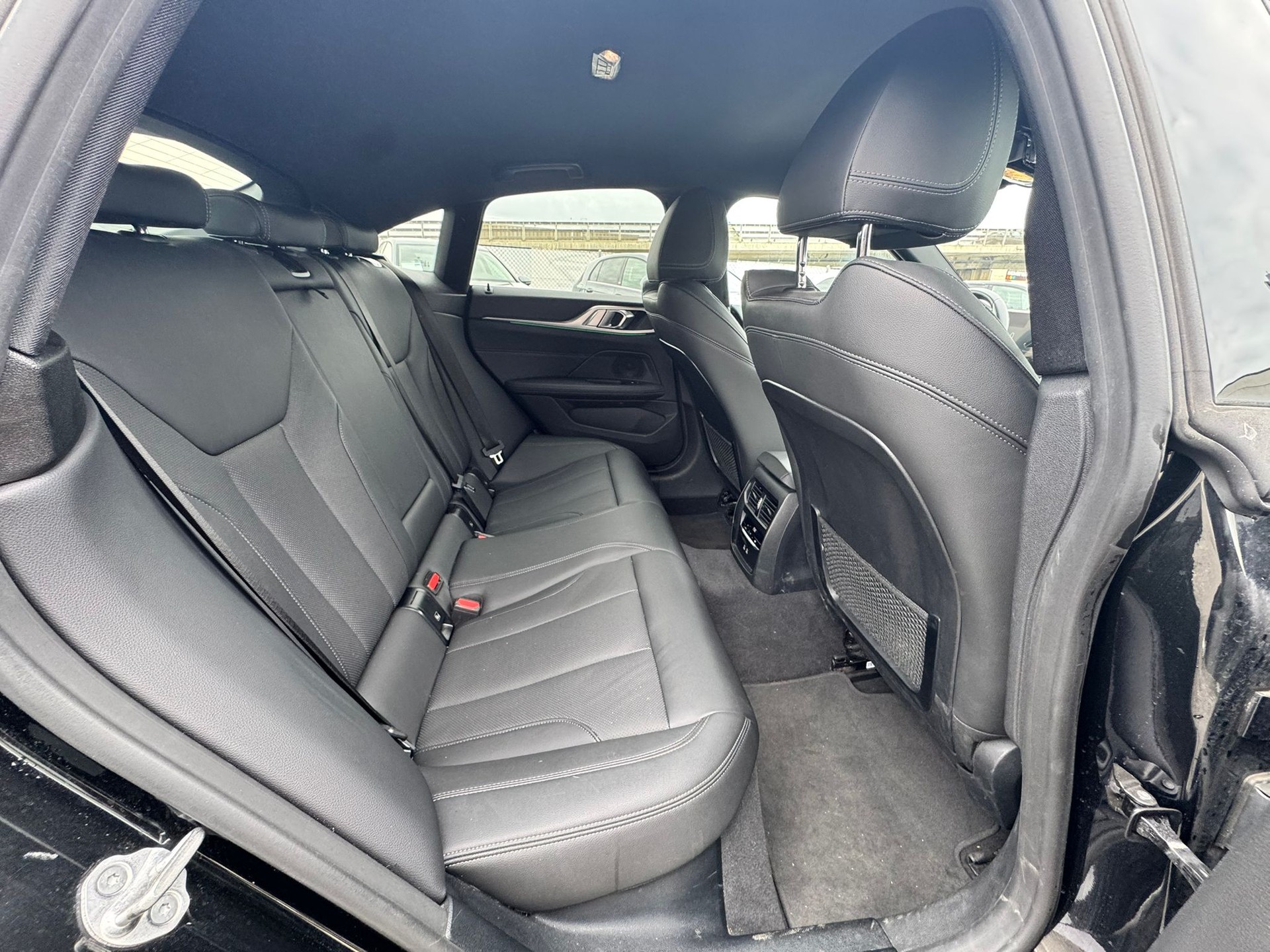 BMW 420i Gran Coupé Steptronic vehicule Suisse 🇨🇭-image-10