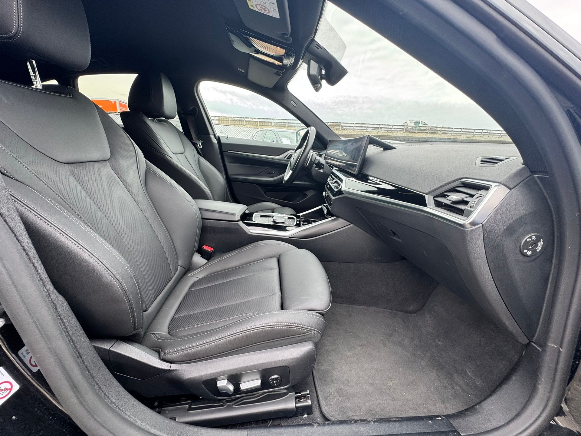 BMW 420i Gran Coupé Steptronic vehicule Suisse 🇨🇭-image-8