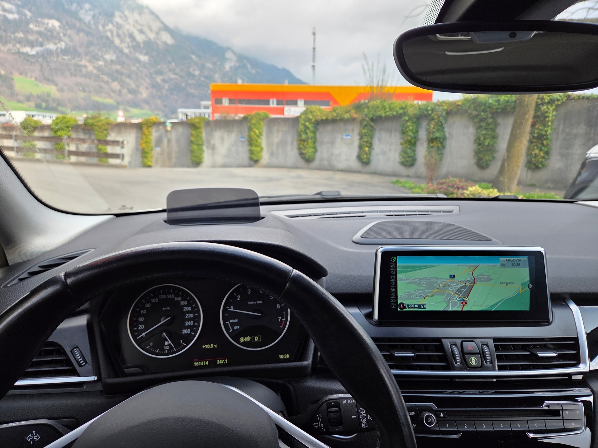BMW 218i Active Tourer Steptronic-image-8