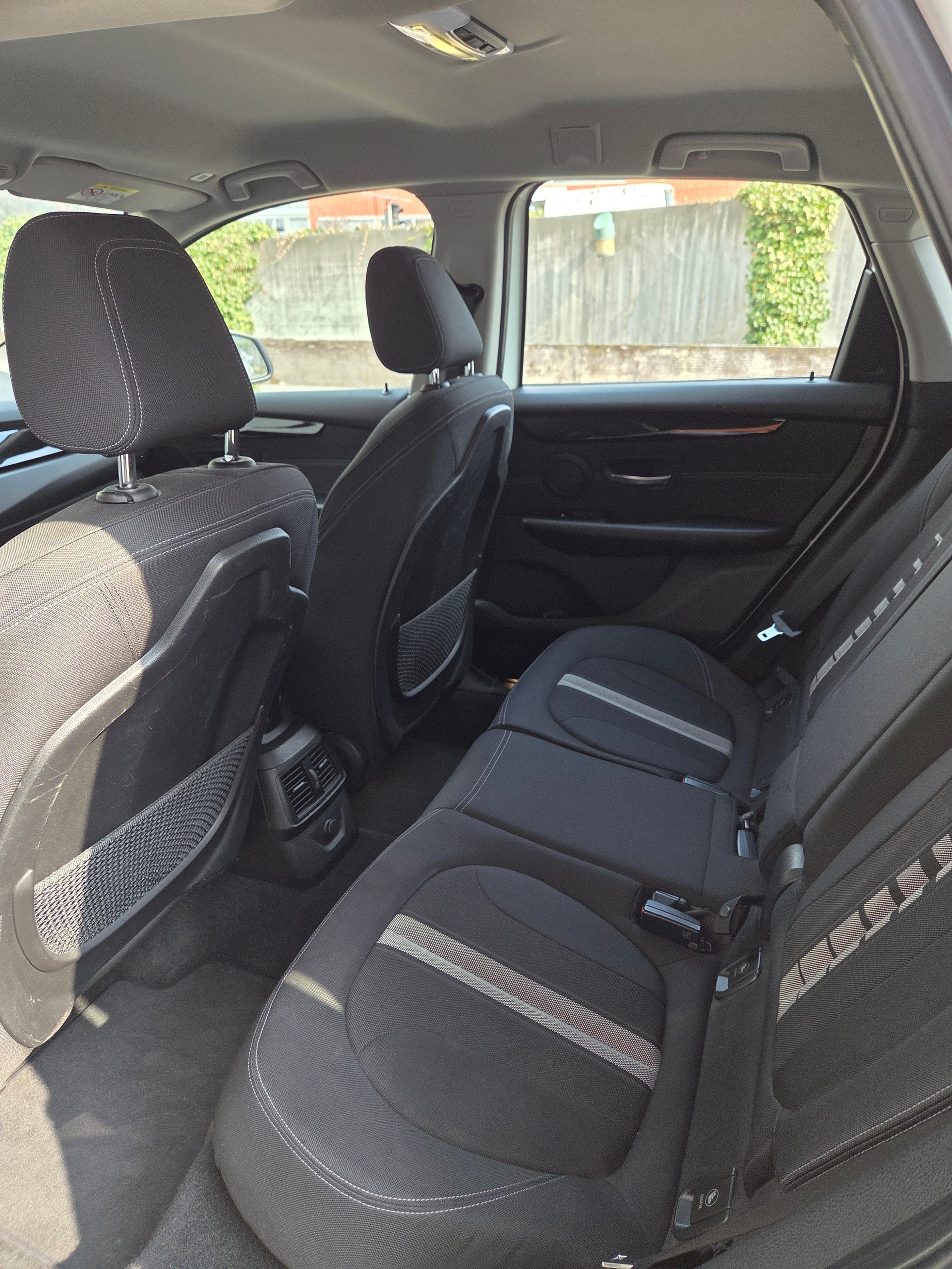 BMW 218i Active Tourer Steptronic-image-5