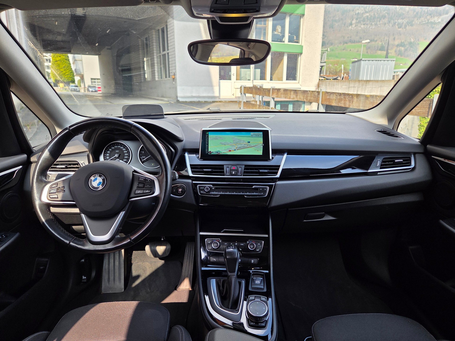 BMW 218i Active Tourer Steptronic-image-6