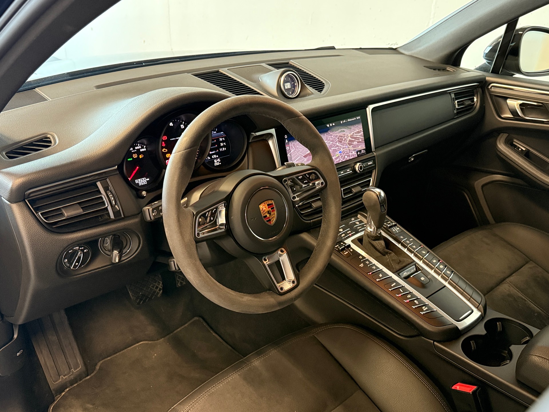 PORSCHE Macan PDK-image-9