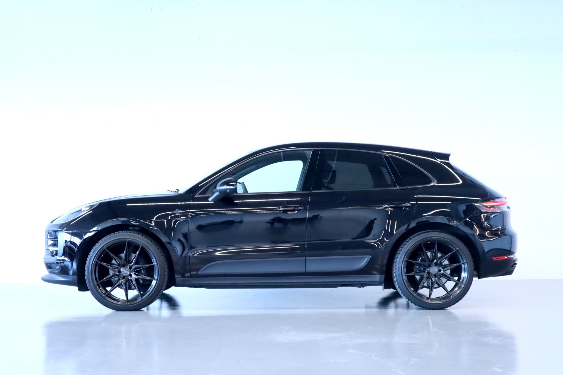 PORSCHE Macan PDK-image-1