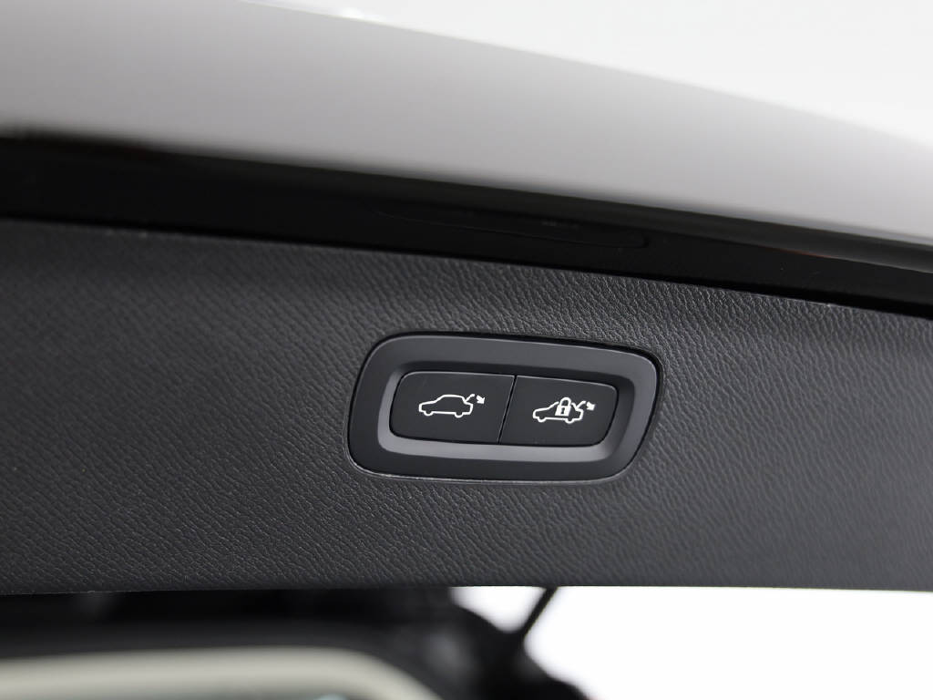 VOLVO XC90 2.0 T8 TE Plus Dark eAWD-image-17