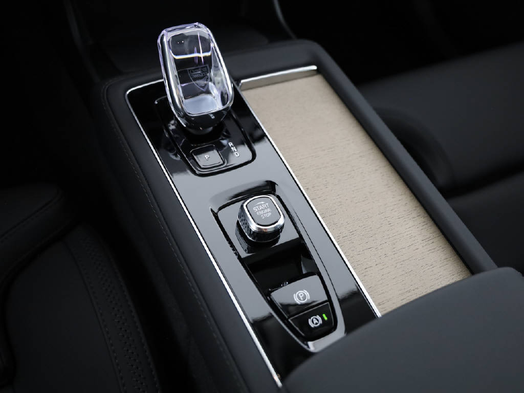 VOLVO XC90 2.0 T8 TE Plus Dark eAWD-image-21