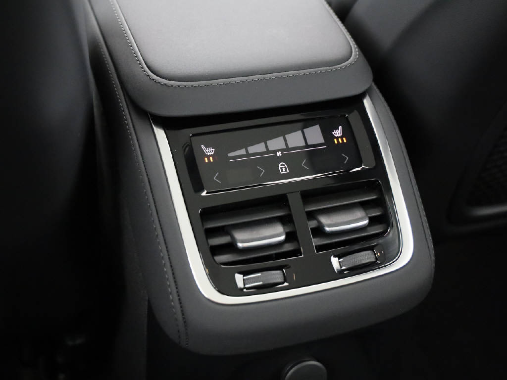 VOLVO XC90 2.0 T8 TE Plus Dark eAWD-image-19
