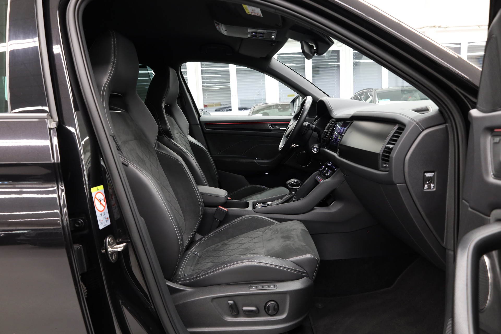 SKODA Kodiaq 2.0 TSI Sportline DSG-image-14