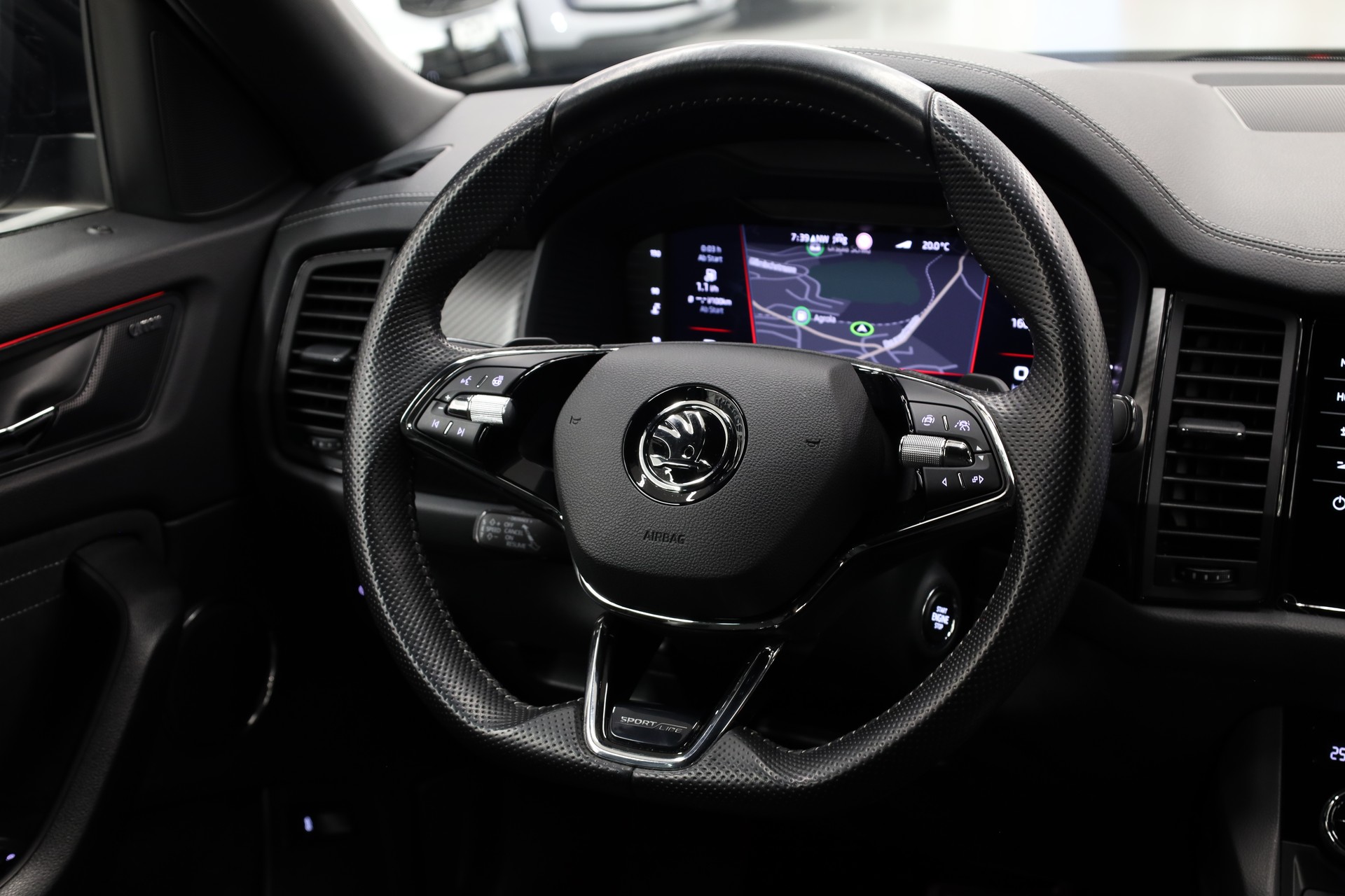 SKODA Kodiaq 2.0 TSI Sportline DSG-image-17