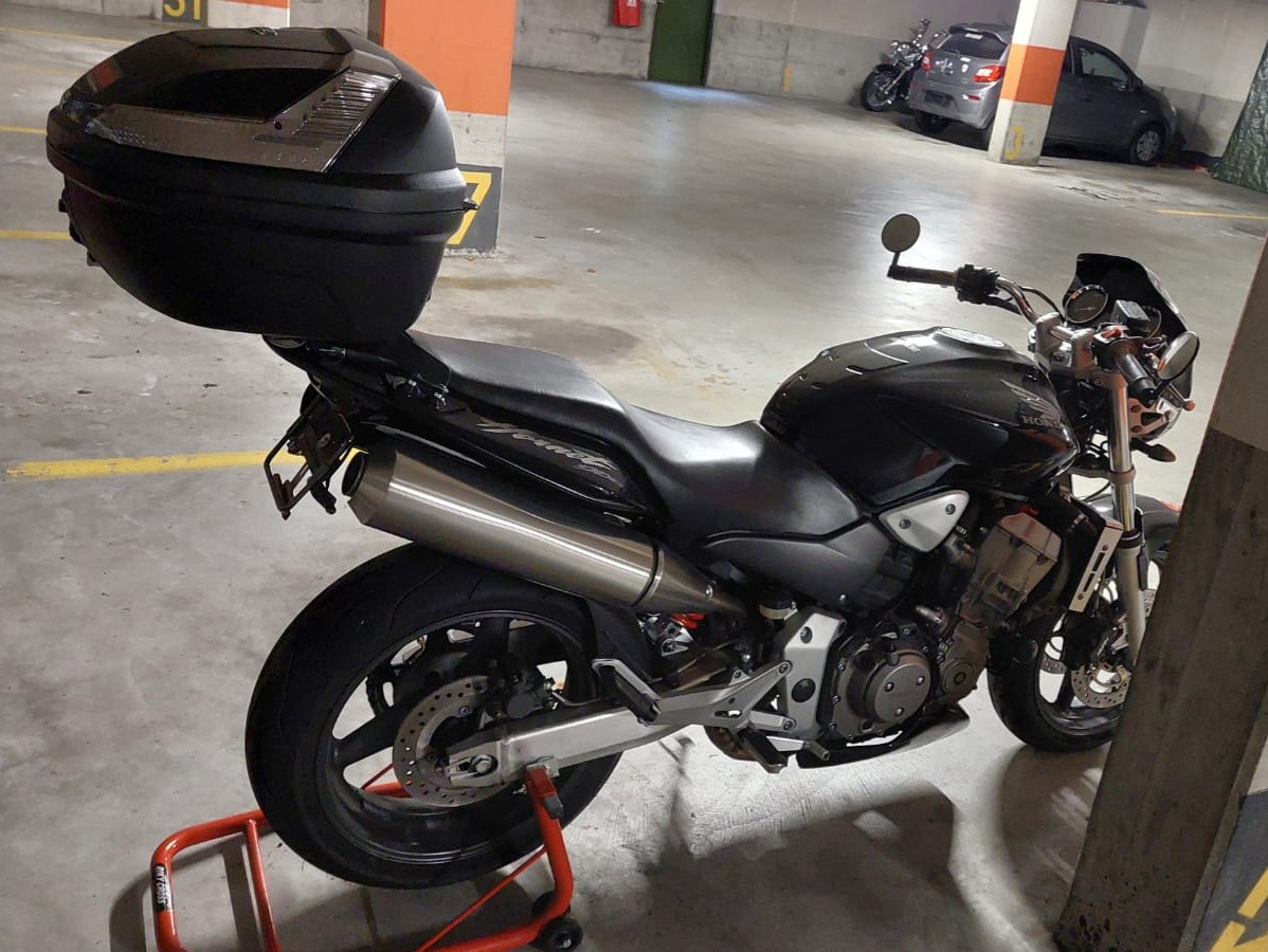 HONDA CB 900 F Hornet-image-1