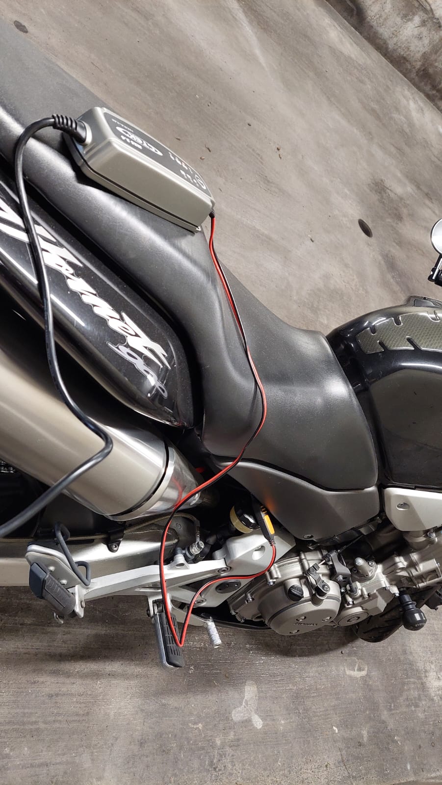 HONDA CB 900 F Hornet-image-4