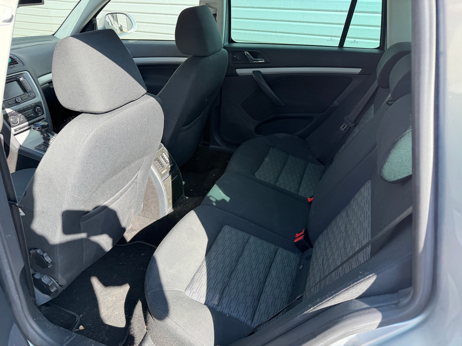 SKODA Octavia Combi 1.6 TDI Active DSG-image-5