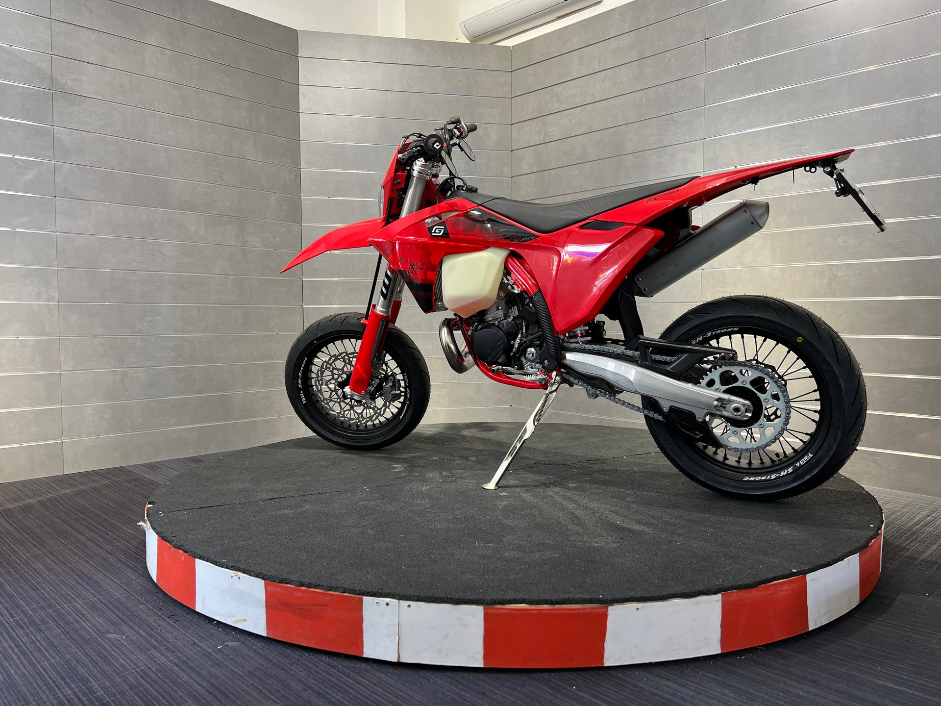 GASGAS EC 300-showroom-element-2