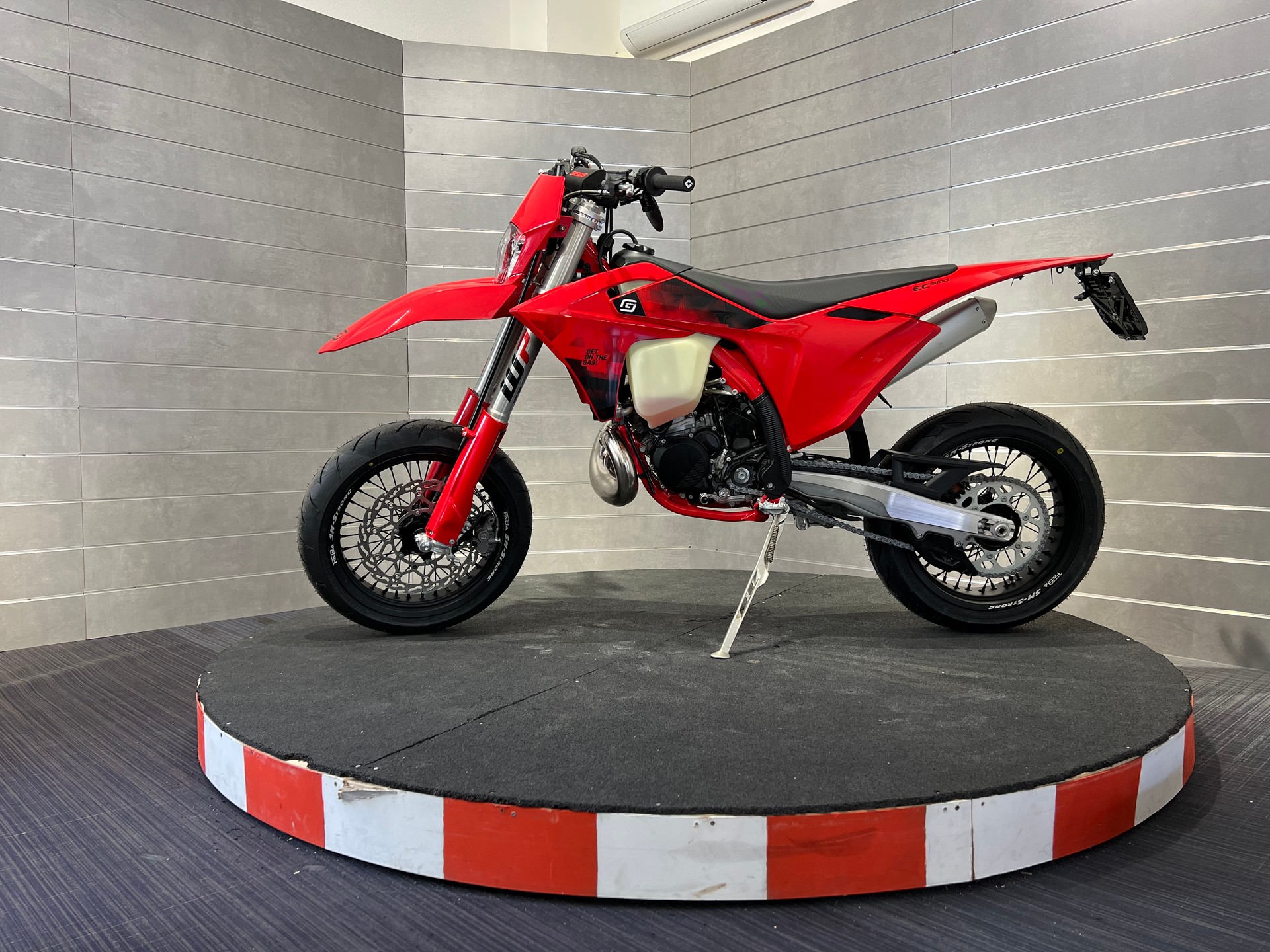 GASGAS EC 300-showroom-element-1