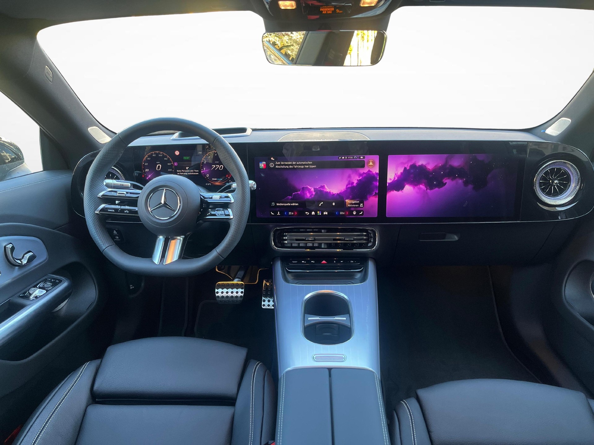 MERCEDES-BENZ CLA 220 4MATIC AMG Line-image-8