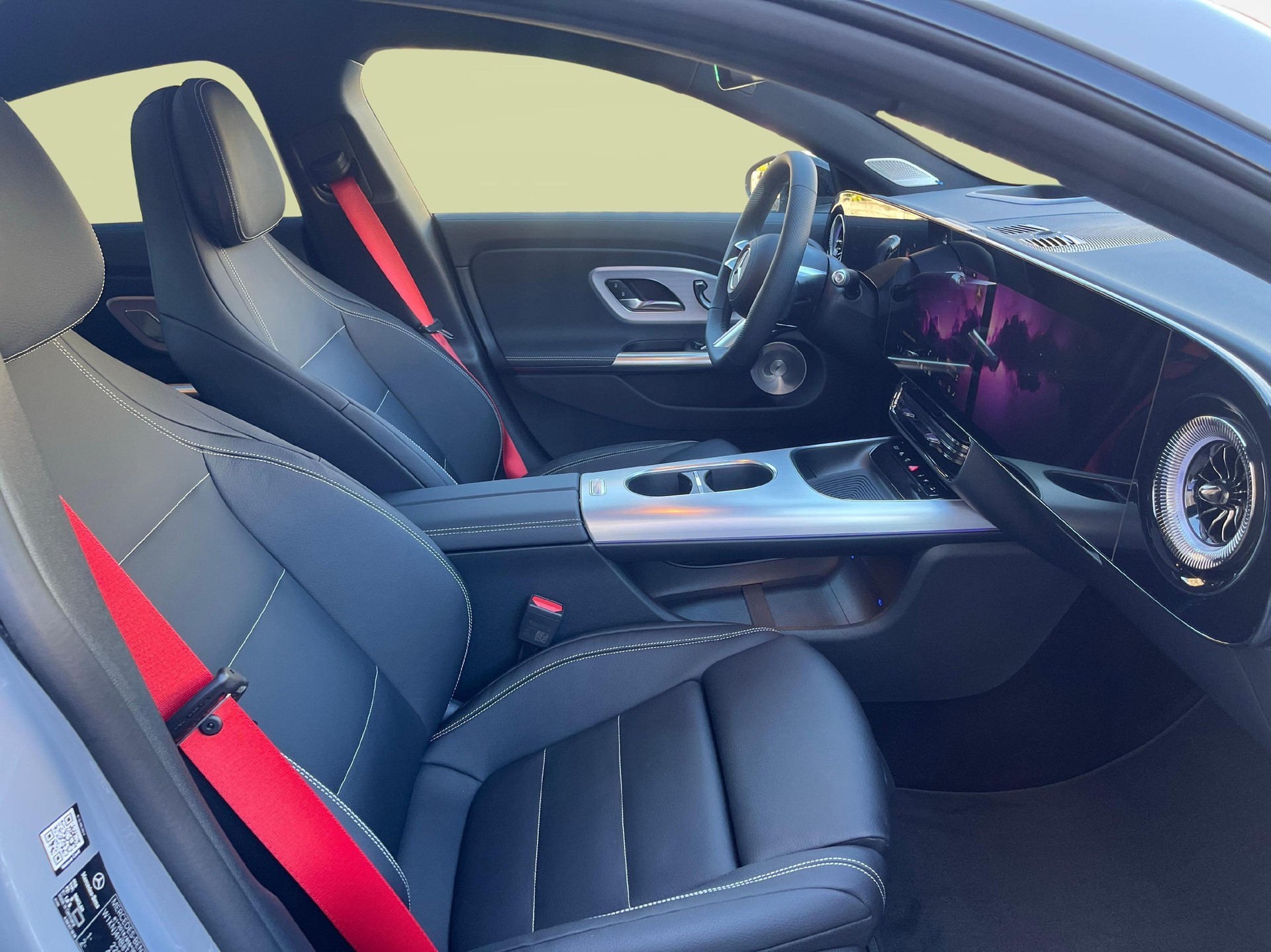 MERCEDES-BENZ CLA 220 4MATIC AMG Line-image-9