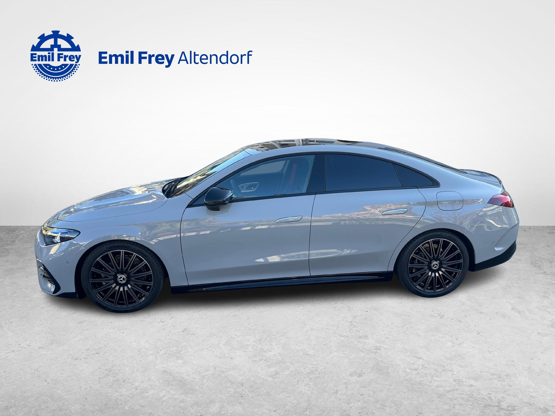MERCEDES-BENZ CLA 220 4MATIC AMG Line-image-1