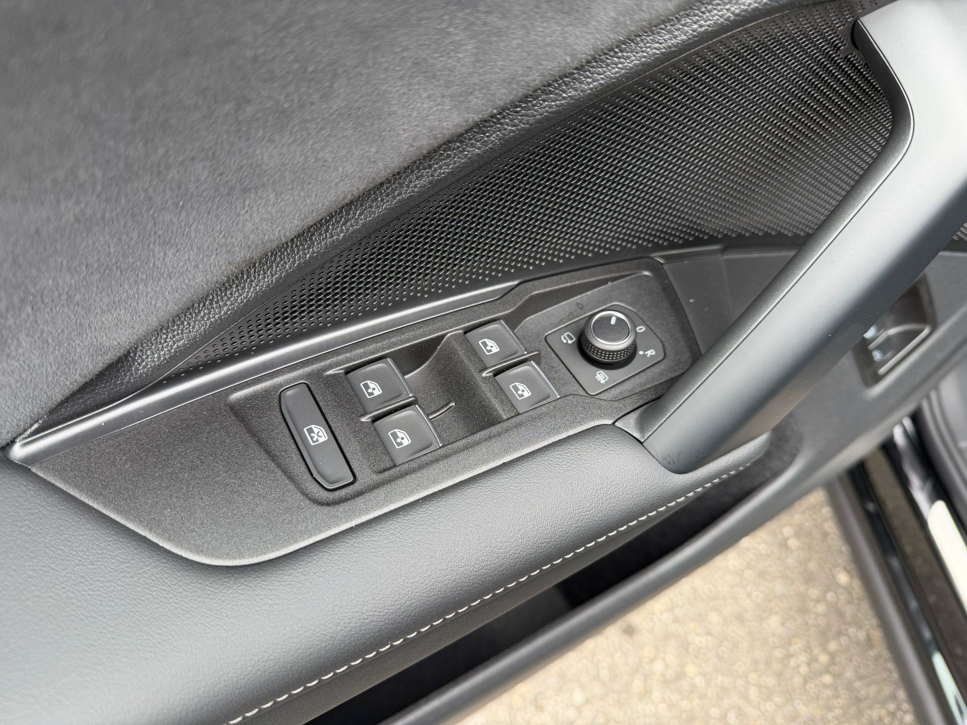 VW Tiguan 1.5 TSI evo2 eHybrid R-Line DSG-image-12
