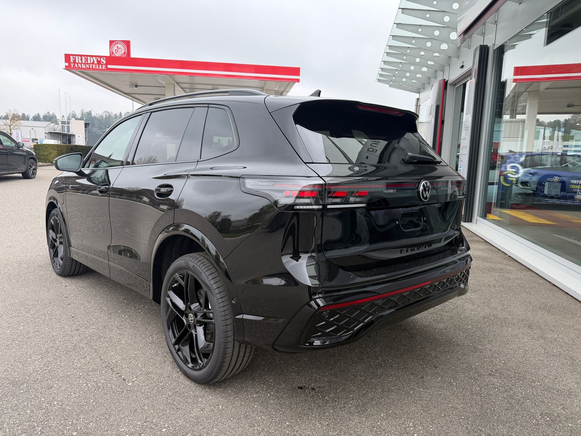 VW Tiguan 1.5 TSI evo2 eHybrid R-Line DSG-image-2