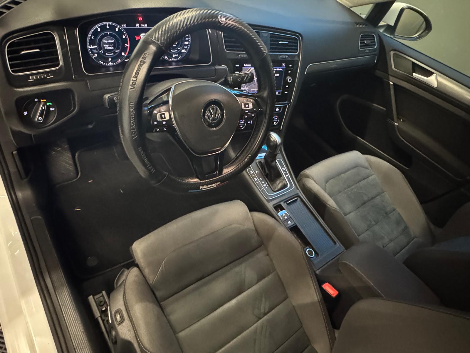 VW Golf 1.5 TSI R-Line Edition 45 DSG-image-1