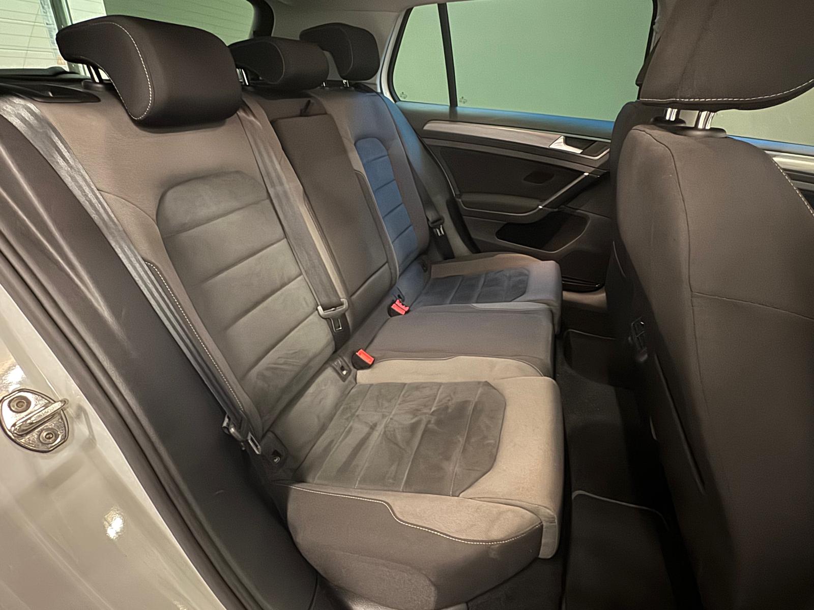 VW Golf 1.5 TSI R-Line Edition 45 DSG-image-11