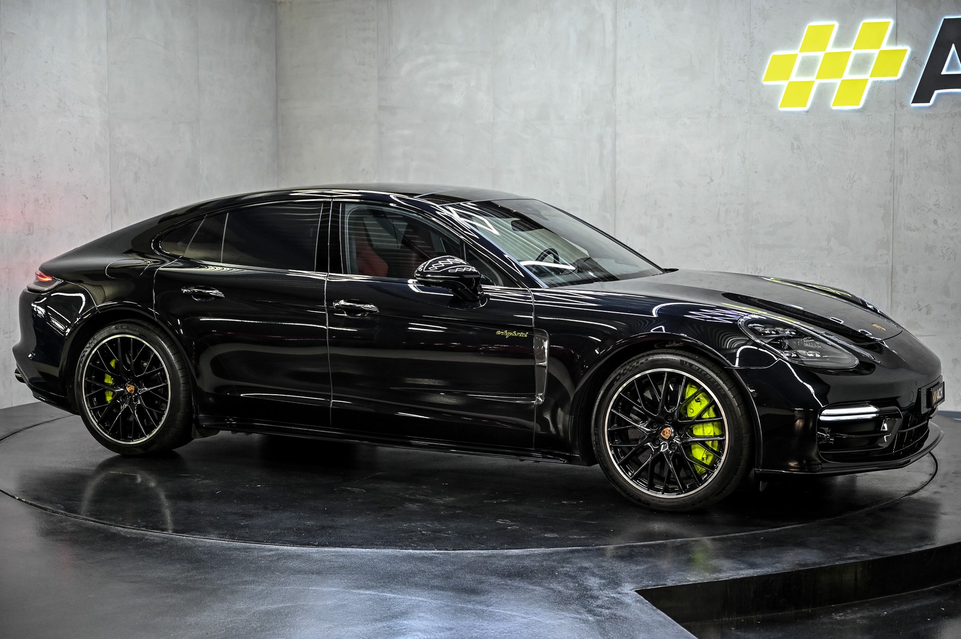 PORSCHE Panamera Turbo S E-Hybrid-image-11