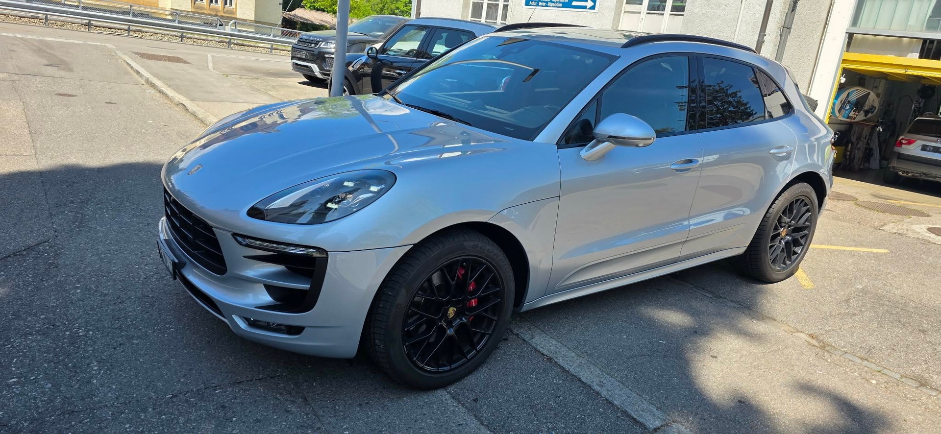 PORSCHE Macan GTS PDK-showroom-element-1