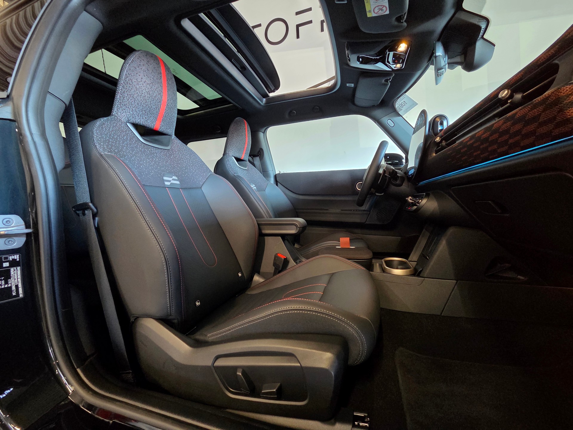 MINI Mini F66 2.0i John Cooper Works-image-4