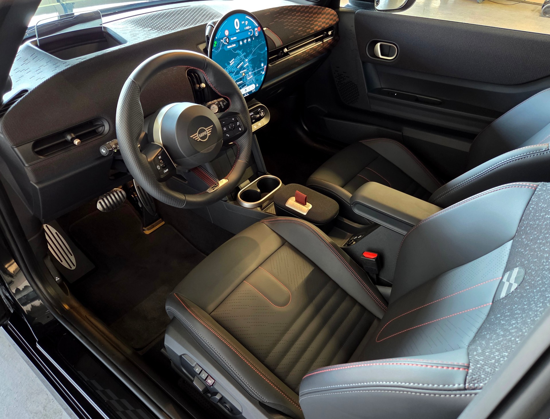 MINI Mini F66 2.0i John Cooper Works-image-3