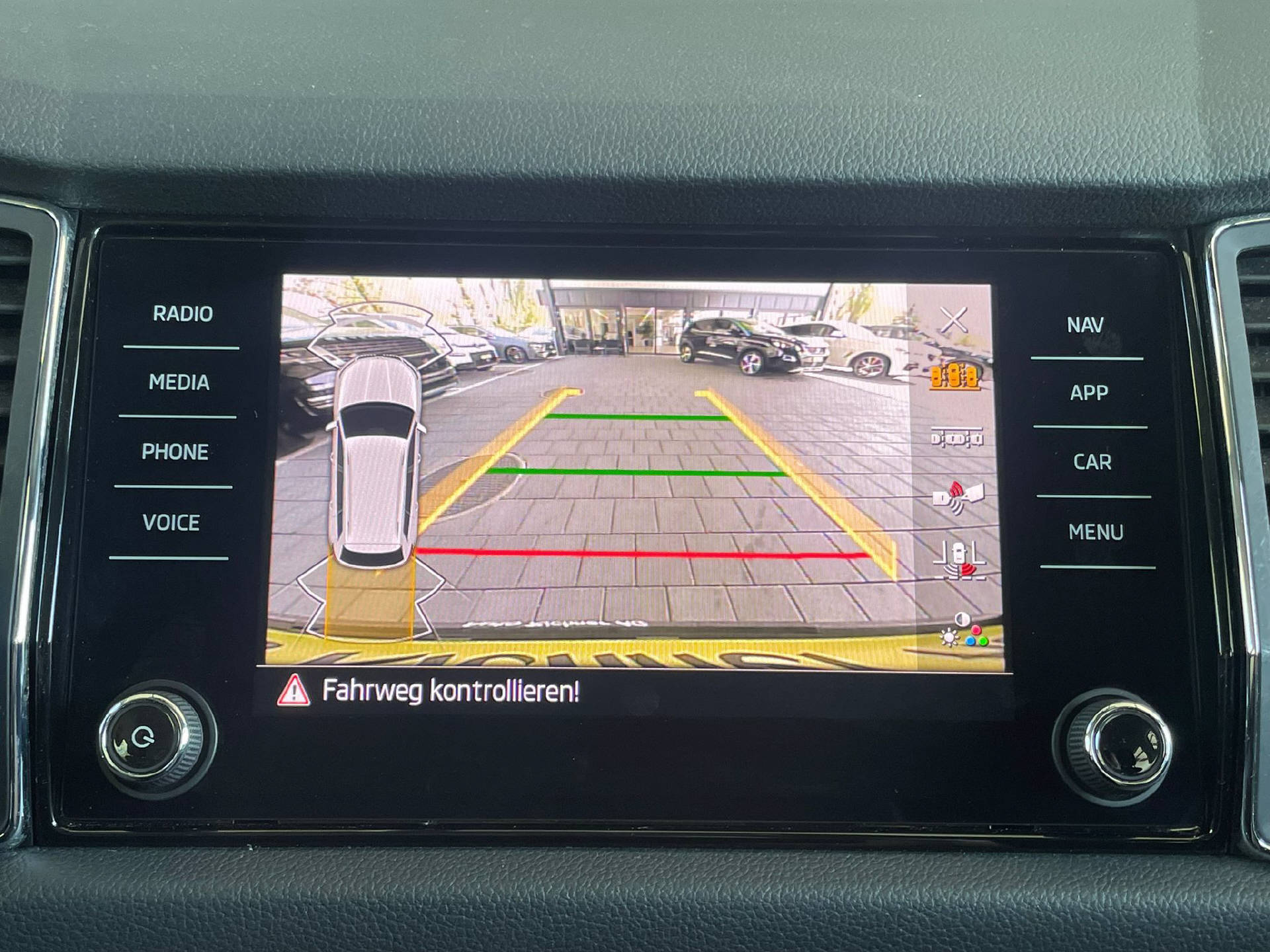 SKODA Kodiaq 2.0 TDI Ambition DSG-image-9