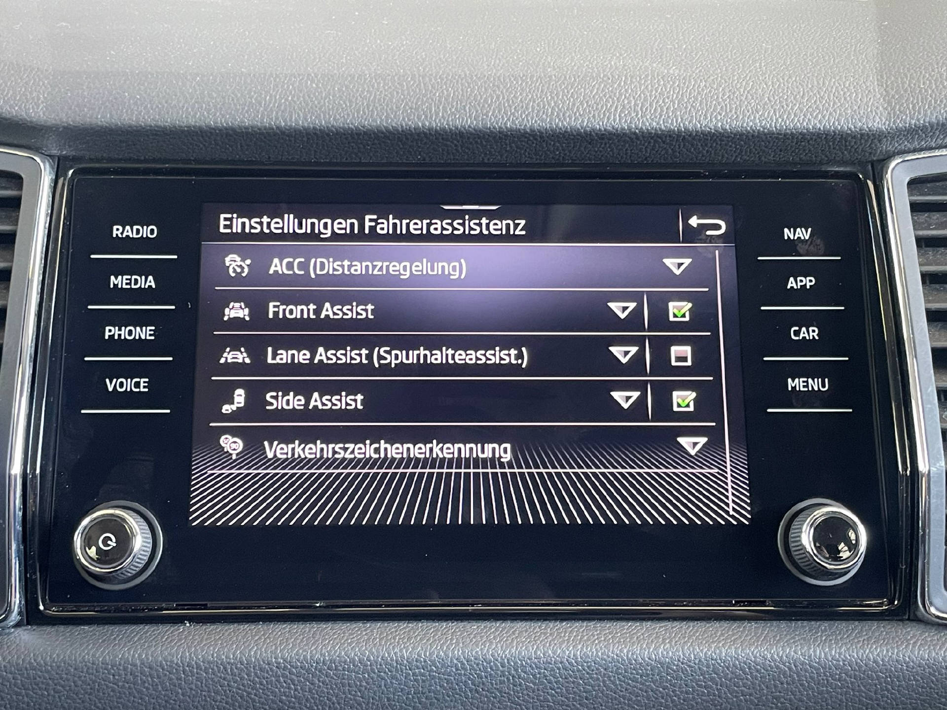 SKODA Kodiaq 2.0 TDI Ambition DSG-image-10