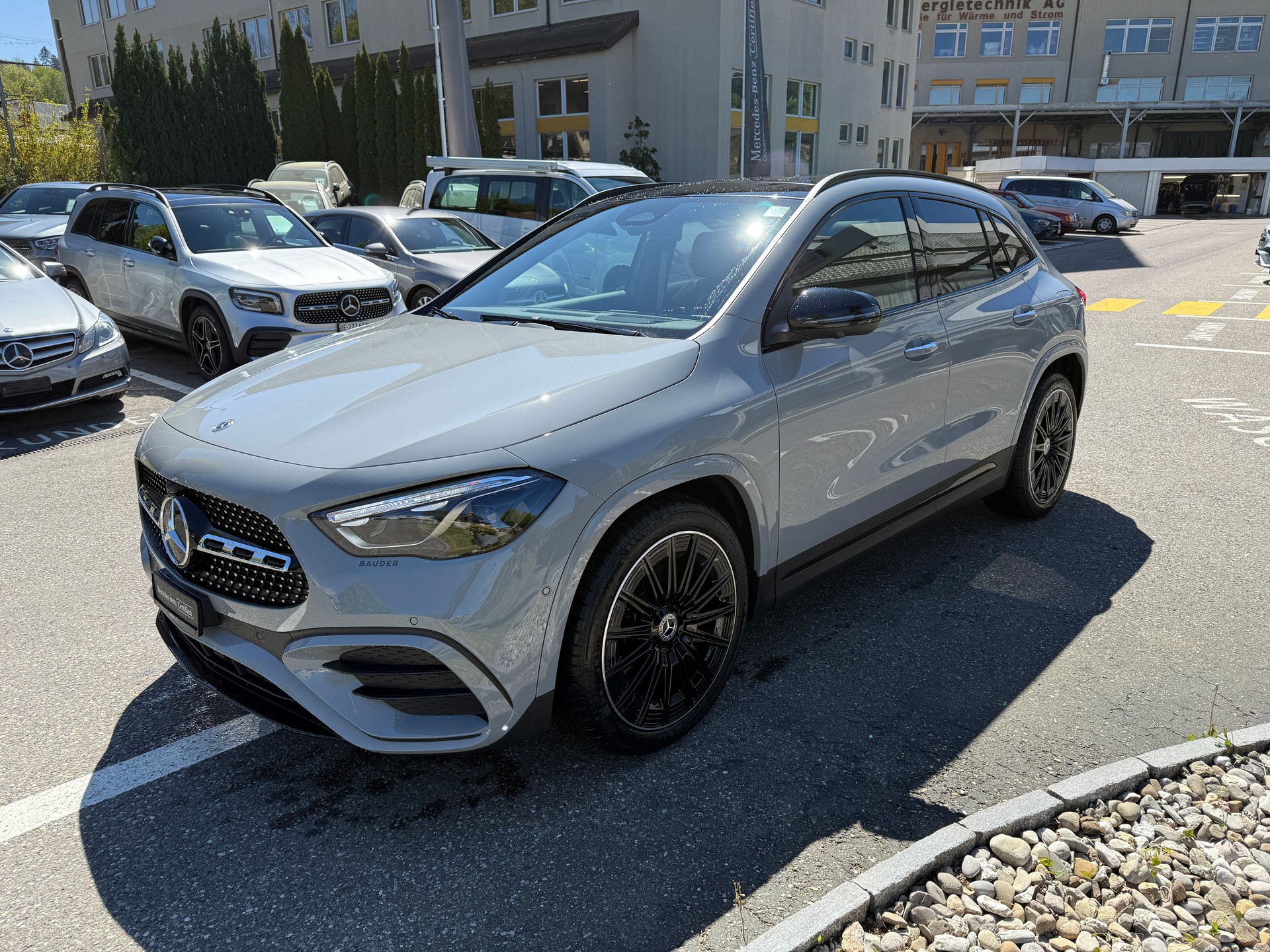 MERCEDES-BENZ GLA 250 4Matic 8G-DCT-showroom-element-2