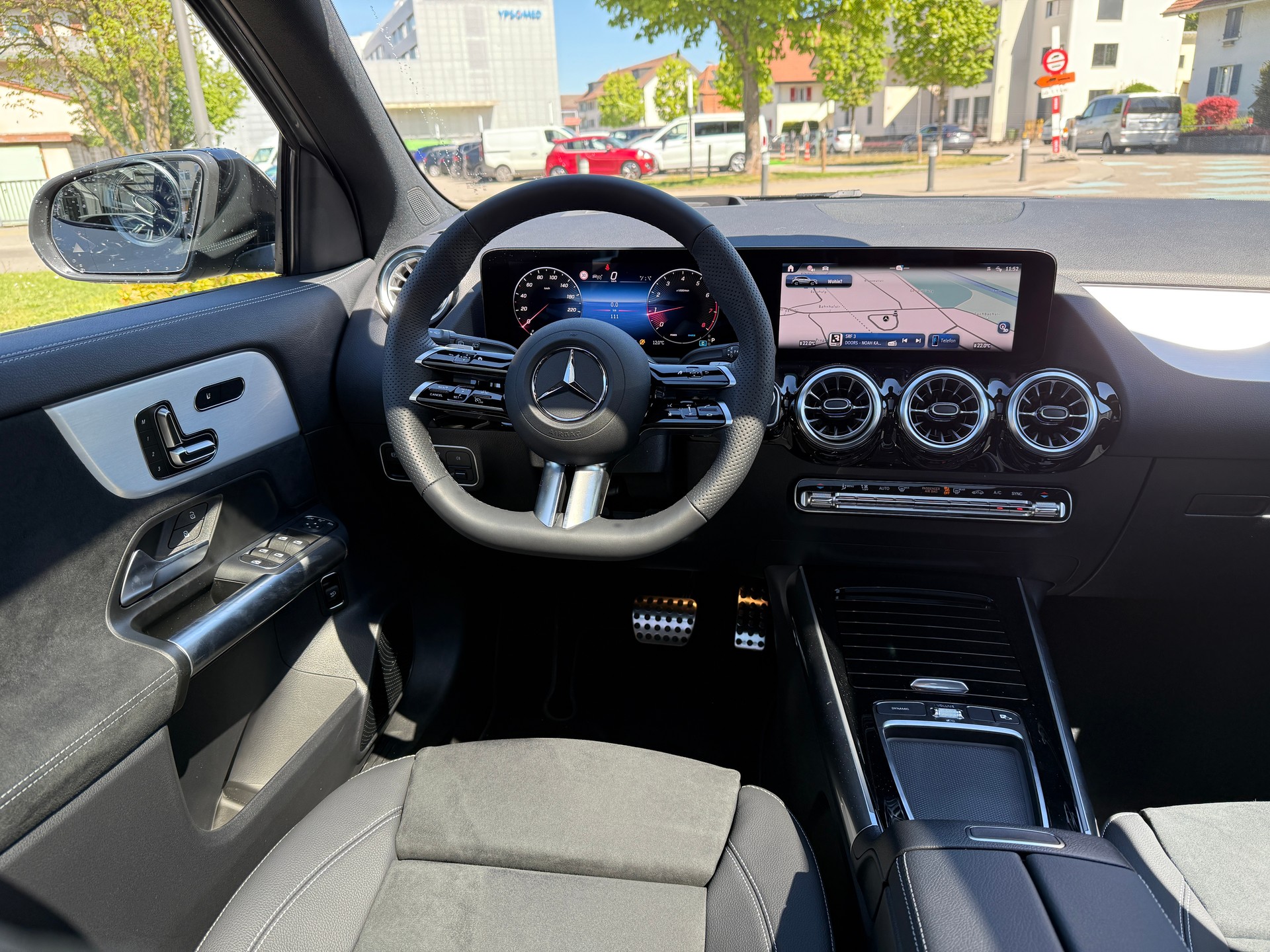 MERCEDES-BENZ GLA 250 4Matic 8G-DCT-image-4