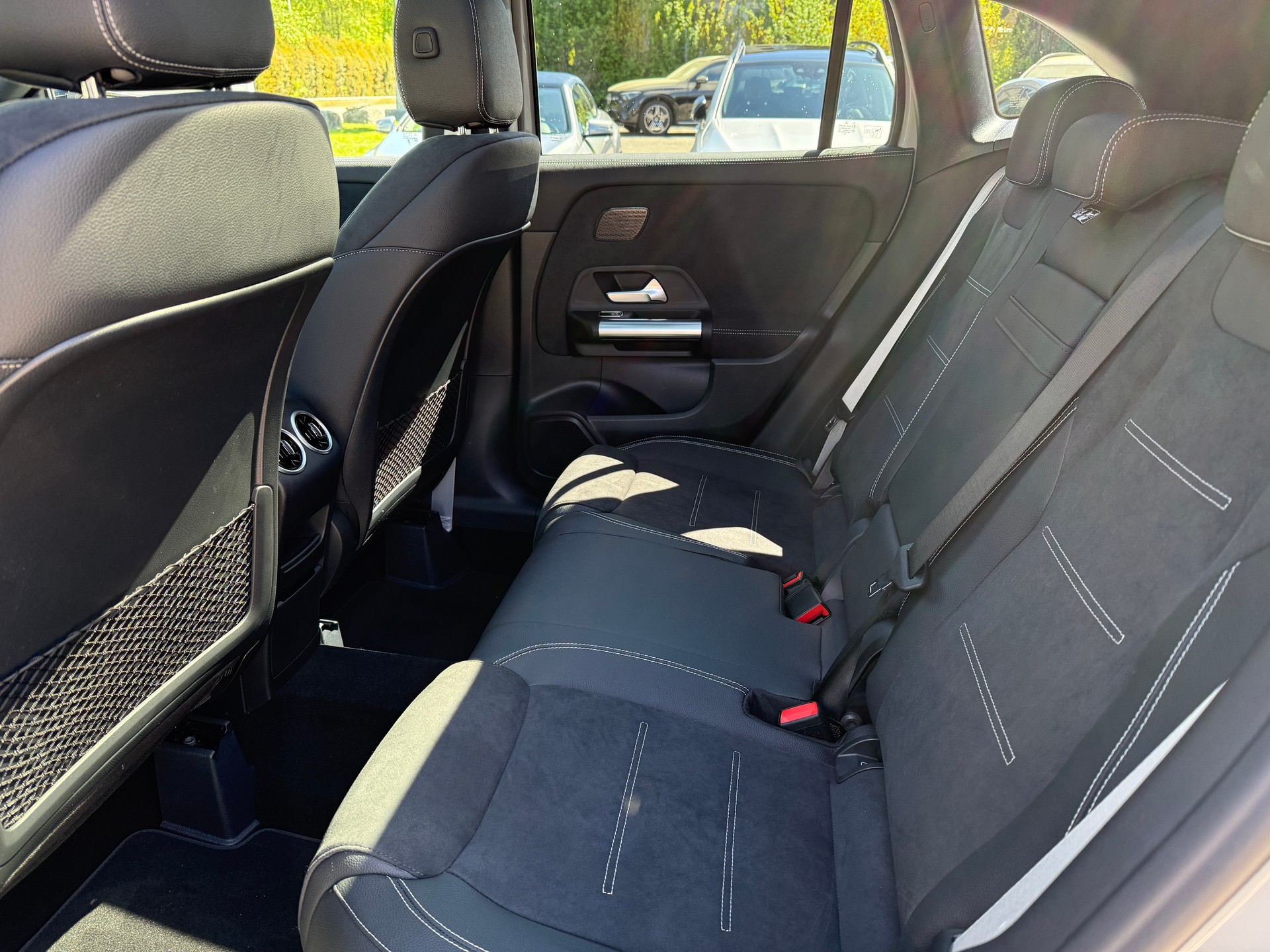 MERCEDES-BENZ GLA 250 4Matic 8G-DCT-image-5