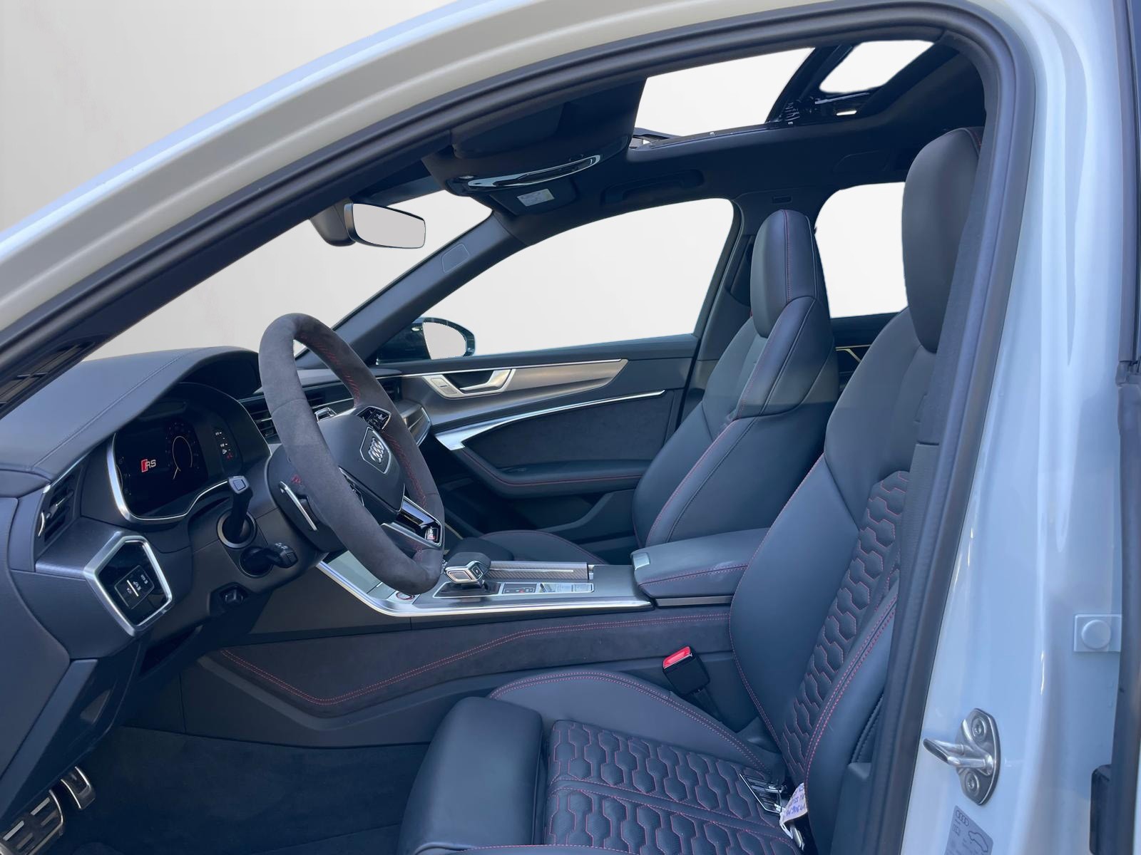 AUDI RS6 Avant 4.0 TFSI V8 quattro-image-4