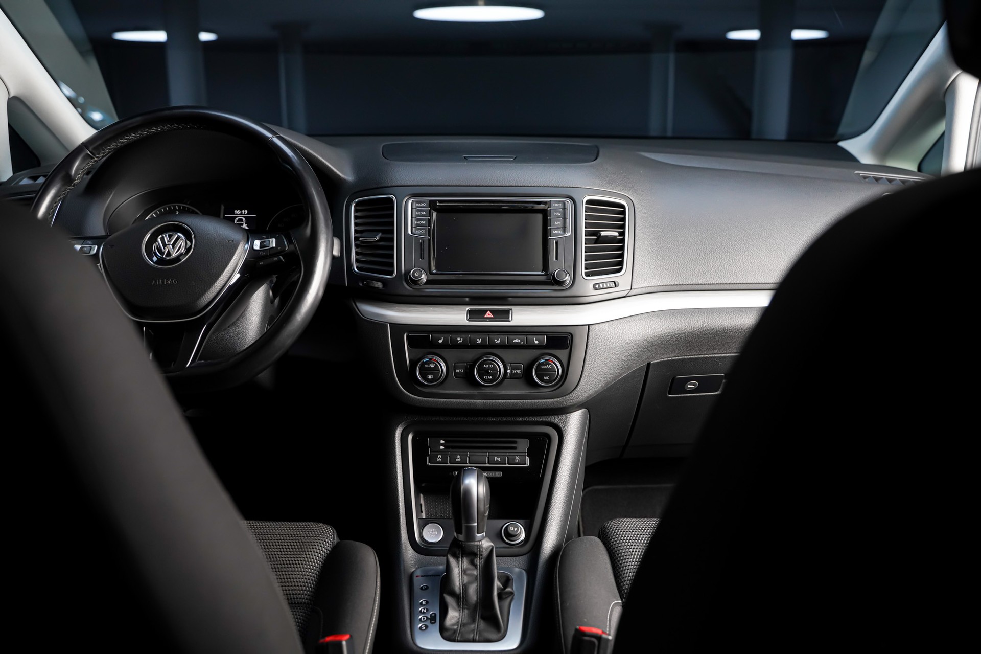VW Sharan 2.0 TDI BMT Highline 4Motion DSG 7-Plätzer-image-19