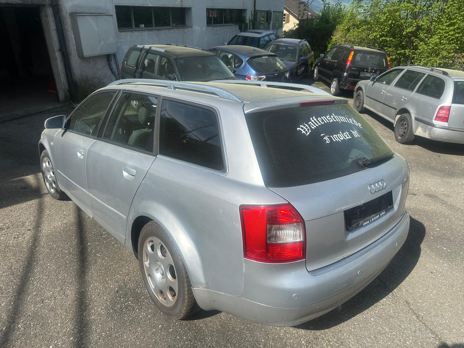 AUDI A4 Avant 1.9 TDI quattro-image-4