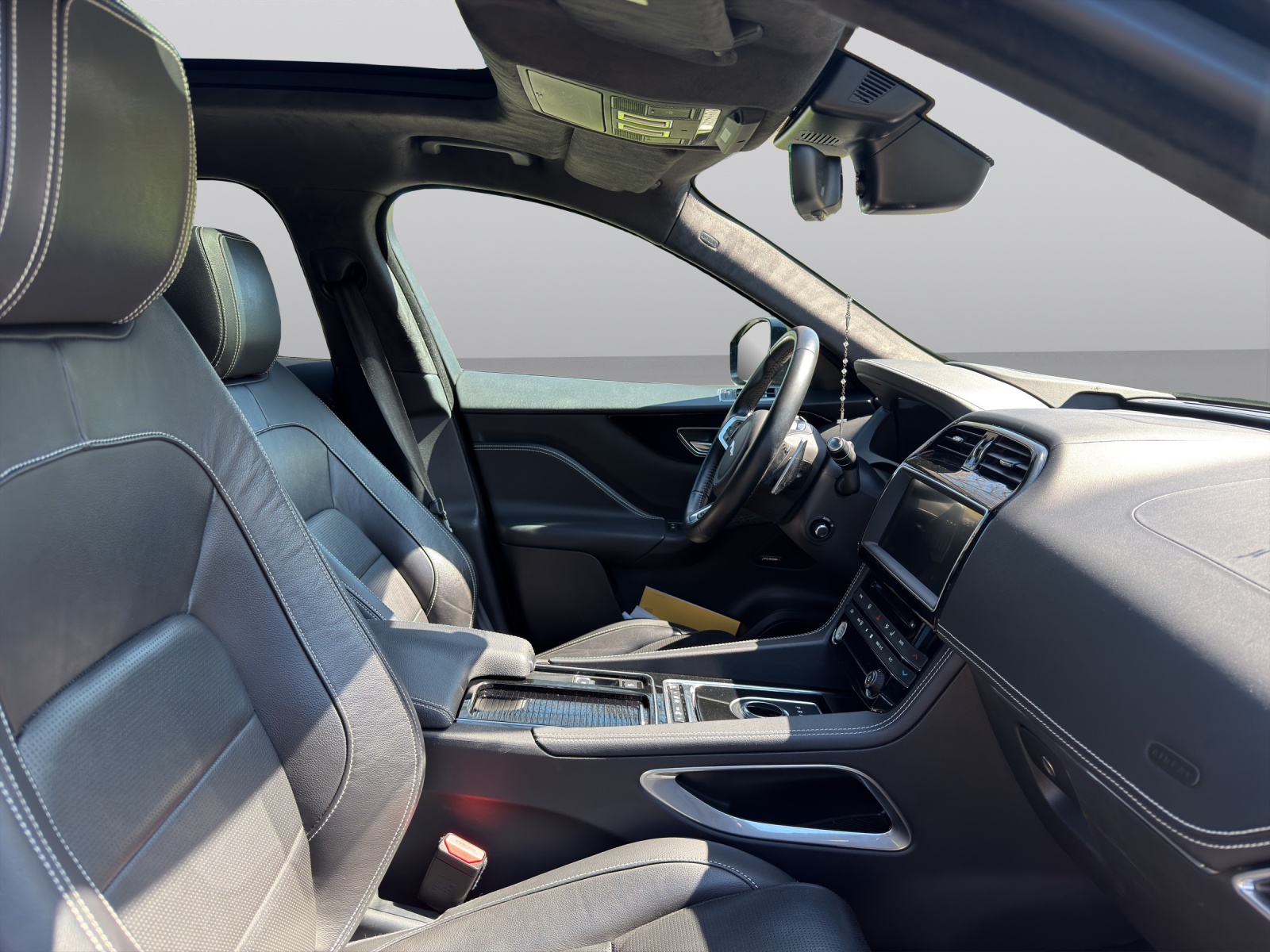 JAGUAR F-Pace 30t 2.0 Prestige AWD Automatik-showroom-element-1